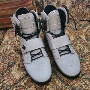 VERY RARE DISCONTINUED VLADO "ATLAS IG-1500-R3"  REFLECTIVE HI TOP SZ 9.5